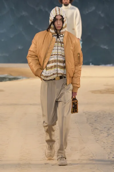 Look 46